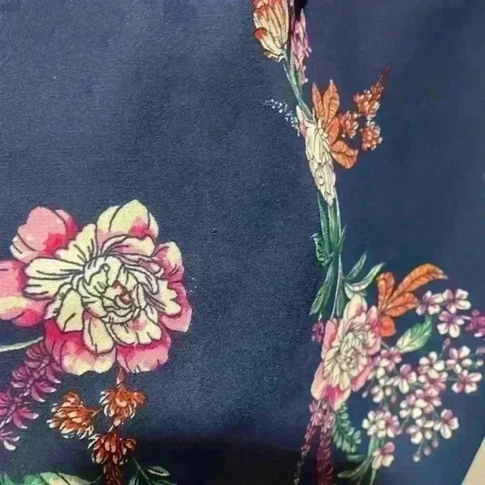 Lily White Floral Black & Navy Blouse tops bundle sleeve size medium - Picture 7 of 12